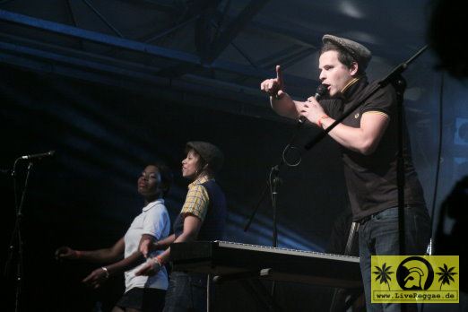 Buster Shuffle (UK) 16. This Is Ska Festival - Wasserburg, Rosslau 23. Juni 2012 (14).JPG